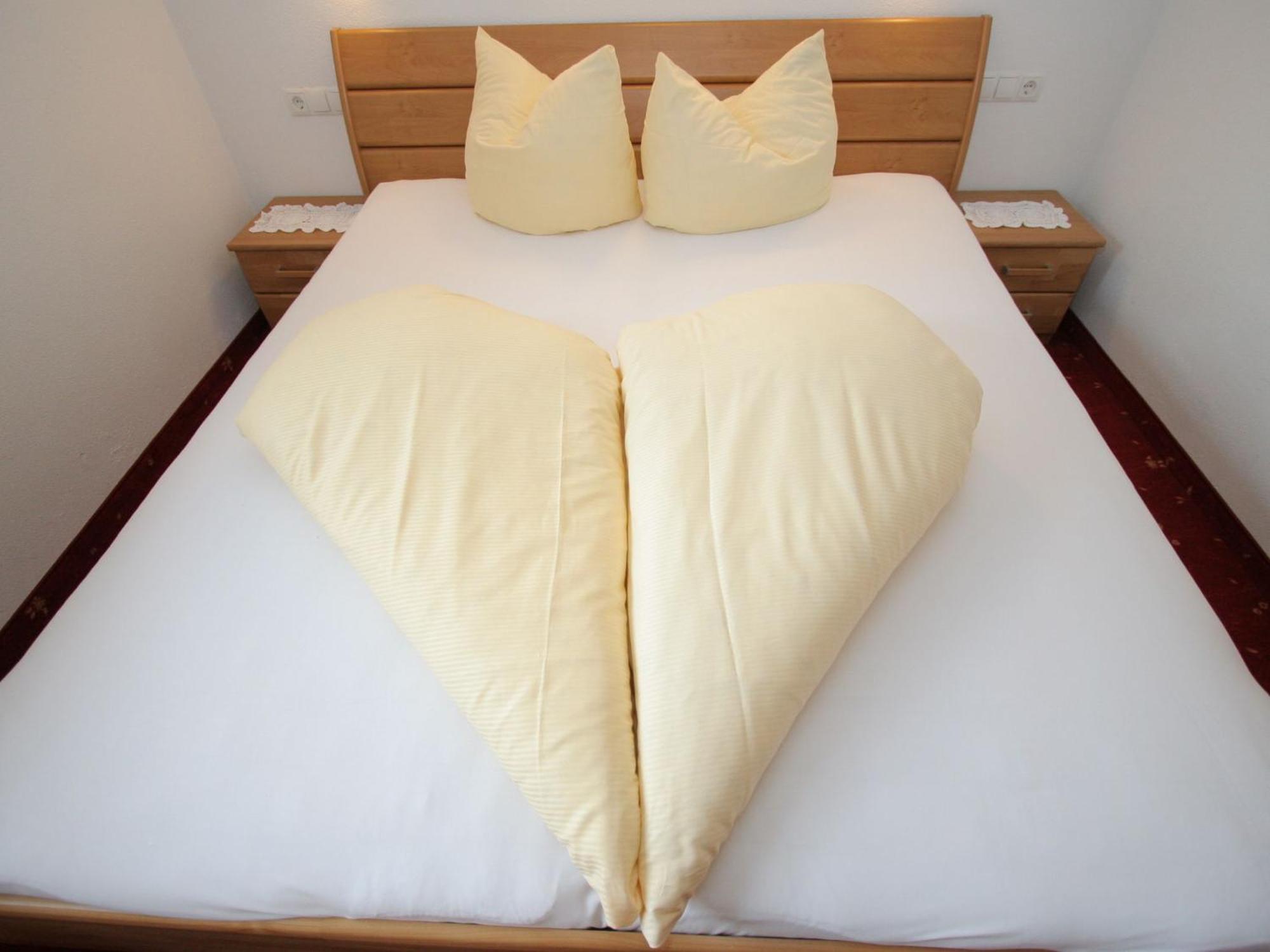 Charming Apartment In Uderns With Balcony エクステリア 写真